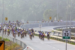 Rombongan pesepeda yang mengambil jarak 22,2 KM dan 35 Km (dok.pri).