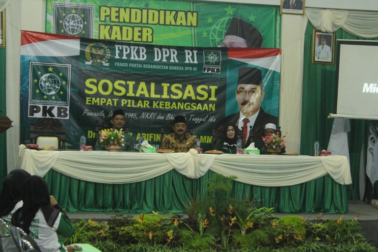  Dr. H. Zainul Arifin Noor, SE.MM sosialisasikan Pancasila di Kabupaten Kandangan, Minggu (02/07)      