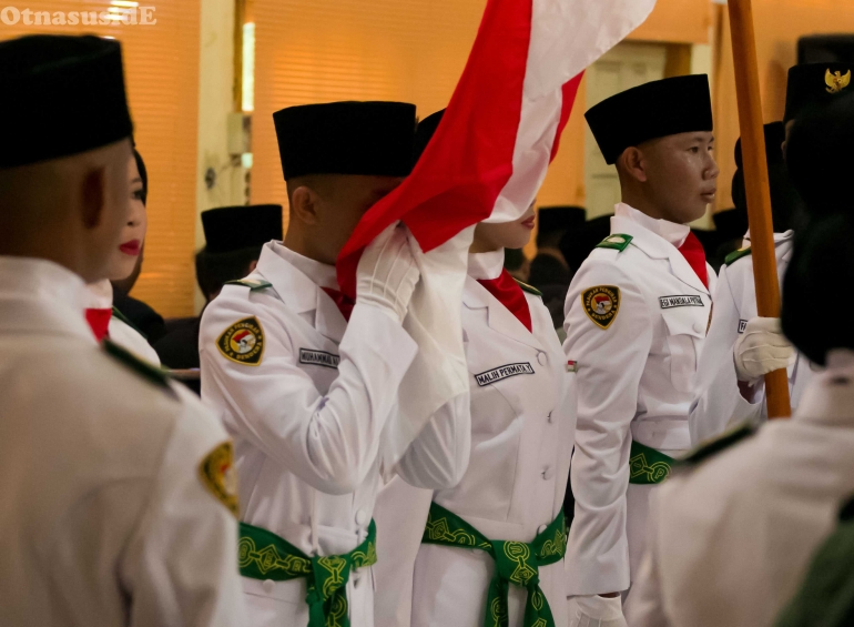 Kucium Sang Saka Merah Putih Tanda Setiaku pada Indonesia | Foto Dokumentasi Pribadi.