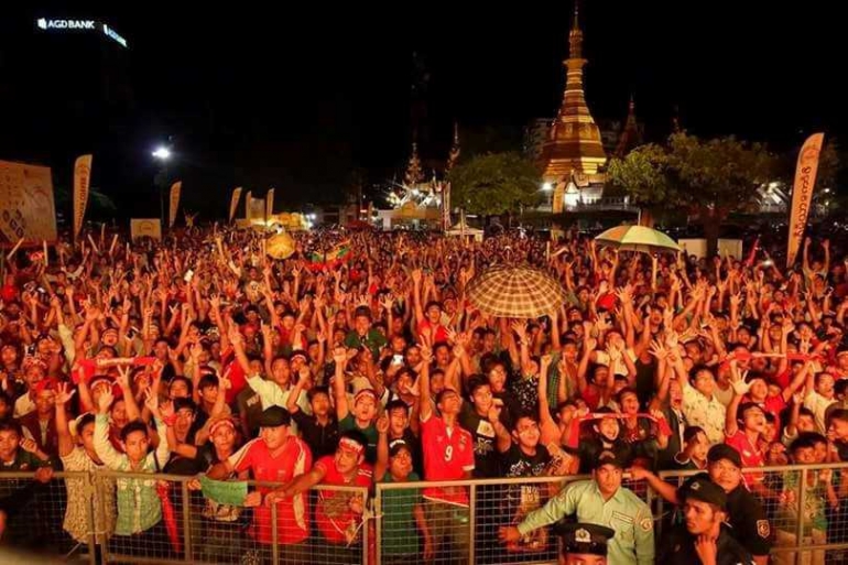 (Fanatisme suporter Myanmar/sumber foto dilansir dari news.zing.vn)