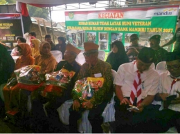 Deskripsi : Bedah Rumah Para Veteran di daerah Pengalengan, Bandung I Sumber Foto : Andri M