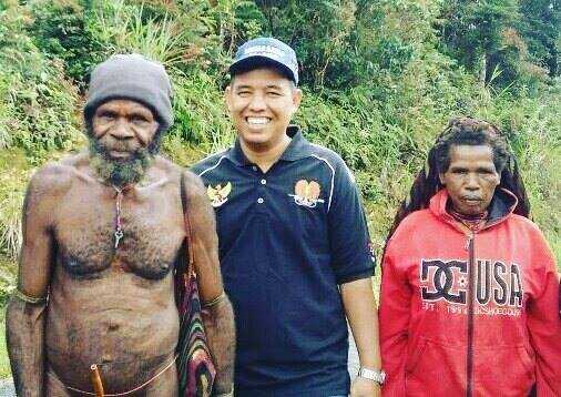 Bersama Pak Matius dan Maria istrinya, ramah dan penuh persahabatan (foto dindin)