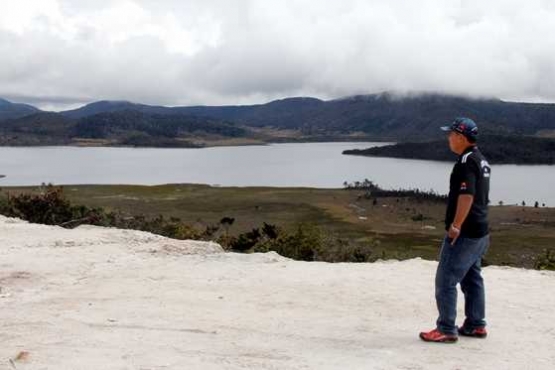 Menikmati Danau Habema, dari air tawar di pucak gunung (foto dindin)