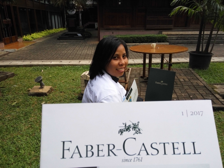 Produk Faber Castell aman digunakan untuk menggambar dan mewarnai. Saya dan ponakan senang menggunakannya (dokpri)