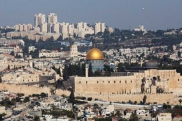 Kota Tua Yerusalem, lokasi Masjid Al-Aqsa berada. (Sumber Foto: http://static.republika.co.id/uploads/images/inpicture_slide/kota-tua-yerusalem-lokasi-masjid-al-aqsa-berada-_150921194402-787.jpg)