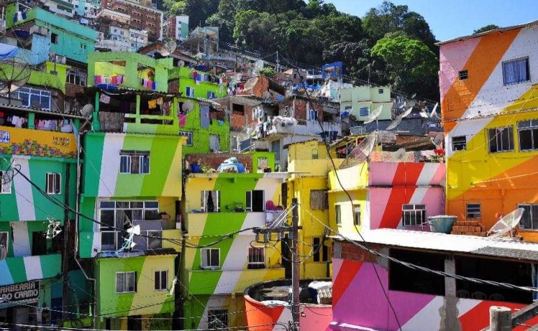 Favela di Rio de Janeiro. Sumber ilustrasi: urbanadventures.com