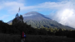 Gunung Semeru dilihat dari Jambangan (dokpri)