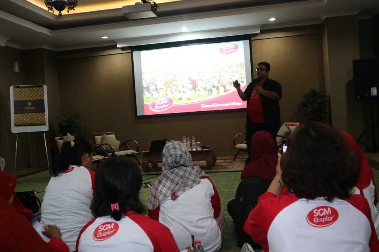 Marketing Manager SGM, Immanuel Sembiring, saat menjelaskan produk-produk SGM. | Dokumentasi Pribadi