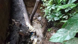 Sumber air di gunung Marapi tercemar sampah (dokpri)