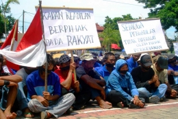 Aksi Petani Lereng Gunung Kelud menuntut redistribusi tanah. (Dokumentasi Pribadi)