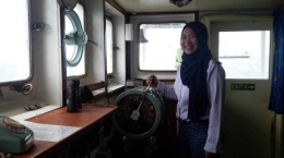 Kapten Agustin Fitriyah, perempuan nahkoda kapal tanker pertama di Pertamina (www.kompasiana.com/nurhasanah2003)