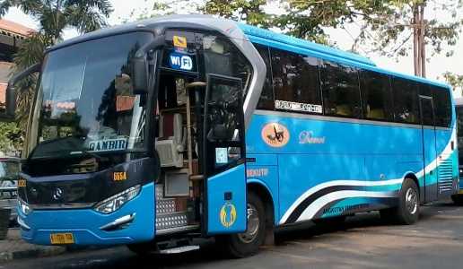 Bus dari Bandara Soekarno Hatta ke Majalengka oleh Gelar S Bus dari Bandara Soekarno Hatta ke Majalengka oleh Gelar S