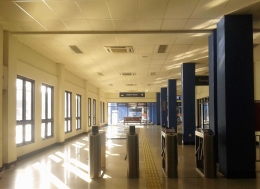 Jalan menuju Pintu Timur Terminal (Dokumentasi Pribadi)