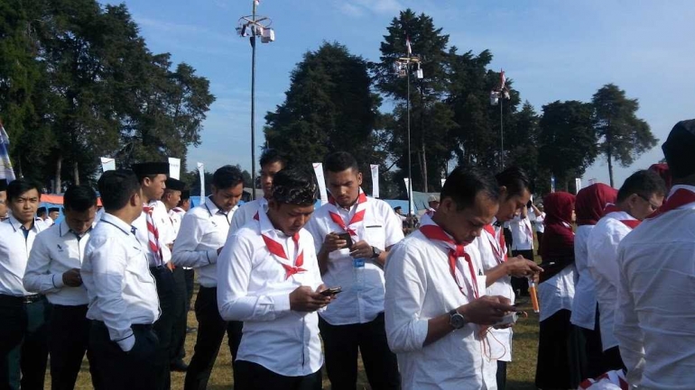 Perangi hoax dengan menyaring berita sendiri (foto : dokpri)