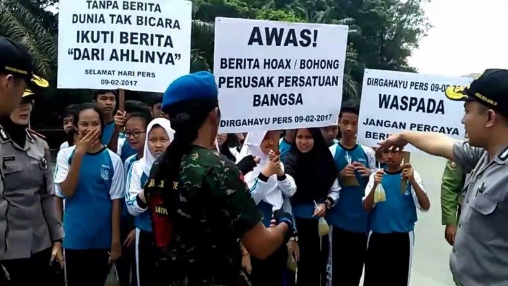 Berita hoax memang berbahaya (Source: https://i.ytimg.com)