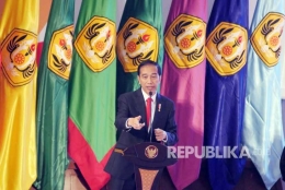 Presiden Jokowi menyampaikan pidato di Perayaan Puncak Dies Natalis ke-60 Universitas Padjadjaran, Bandung. (Republika)