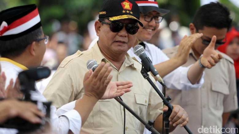Prabowo saat berorasi di depan massa PKS. Foto: detik.com