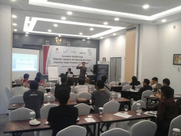 Penyampaian materi di Investor Gathering / dokri