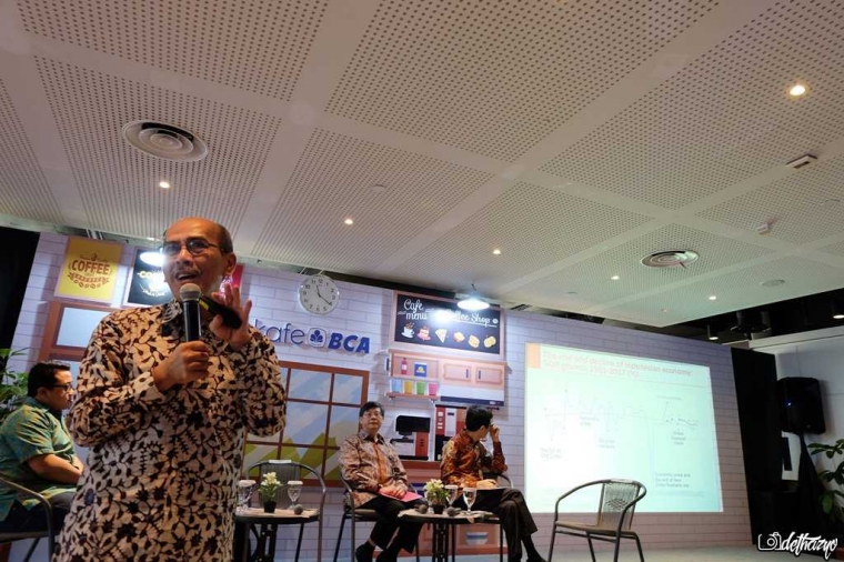 Saat Faisal Basri (pengamat Ekonomi) mempresentasikan materinya/ dethazyo