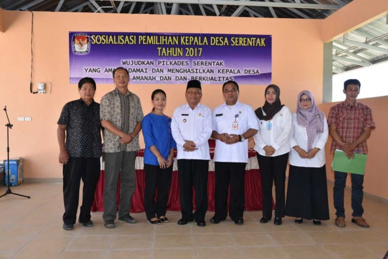 Foto bersama usai deklarasi damai Pilkades di desa Dwi Makmur, Bangka (dok.Humas bangka)