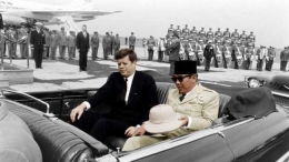JFK and Soekarno ; sebarr.com