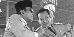 Soekarno dan Soeharto. Sumber : merdeka.com