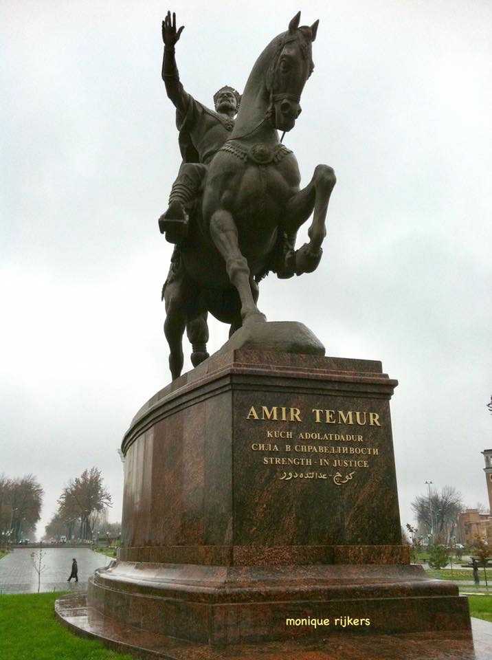 Patung Amir Timur di Tashkent. Dok.pribadi