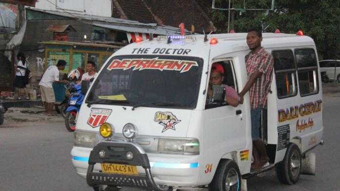 Potret Angkutan Perkotaan (Angkot) (Foto:kupang.tribunews.com)
