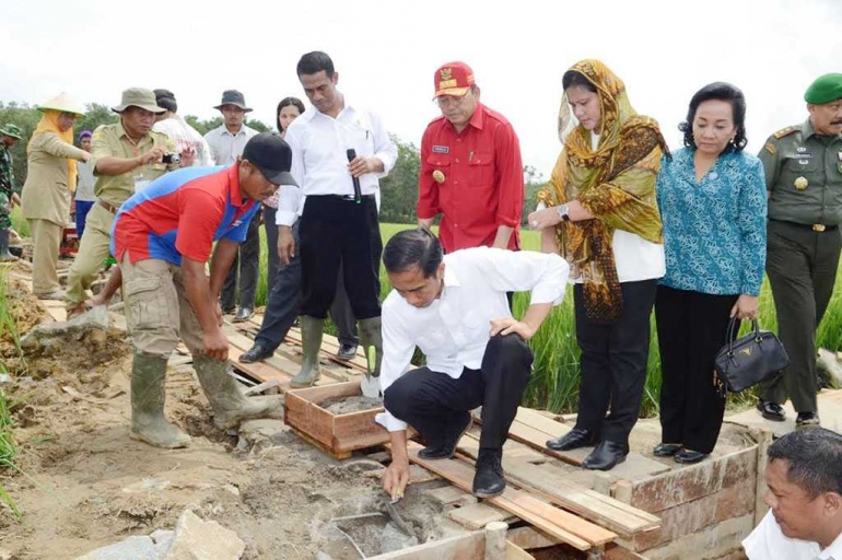 Presiden Jokowi sedang blusukan, sumber foto: internet