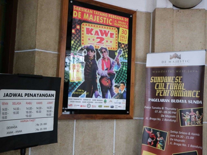 Beginilah Awet Tuanya Bioskop Majestic oleh Johanes Beginilah Awet Tuanya Bioskop Majestic oleh Johanes