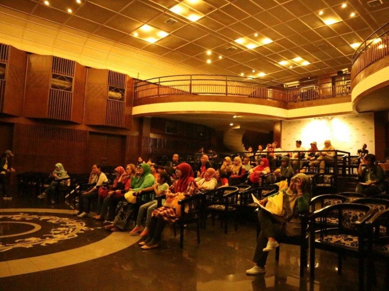 Foto Dok Pribadi, J.Krisnomo, Bioskop Majestic -- Jalan Braga Bandung, bagian dalam. 23 Sept 2017