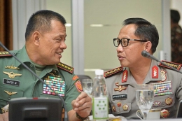 Panglima TNI Jenderal Gatot Nurmantyo dan Kapolri Jenderal Tito Karnavian. Foto: thejakartapost.com 