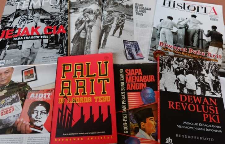 Koleksi buku dan majalah tentang PKI (Dok.Pribadi)