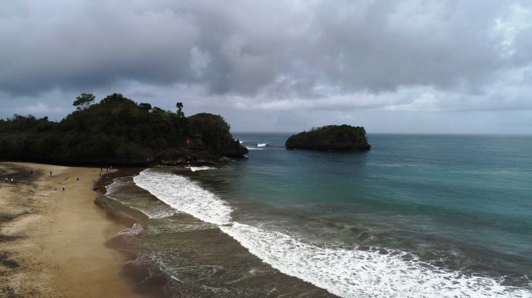 Pantai Ungapan, JLS Malang (koleksi pribadi)