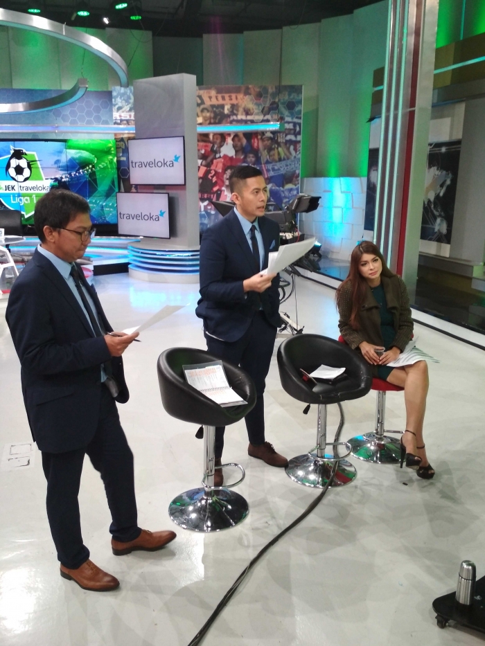 Ritual Komentator Sepak Bola Liga 1 Iwan "Mamayo" oleh sigit