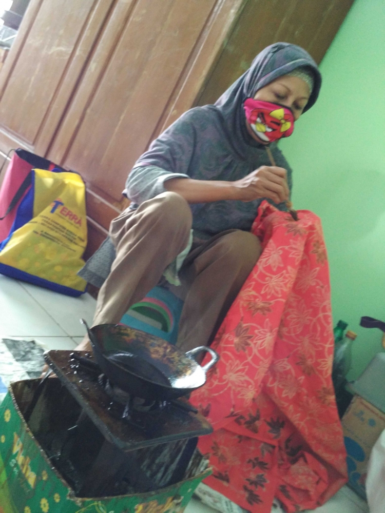 Batik Kediri Usung Makanan Tradisional dan Kesenian Batik Kediri Usung Makanan Tradisional dan Kesenian