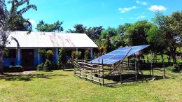 Panel surya di SD-SMP Satu Atap Kataka (Dokpri)