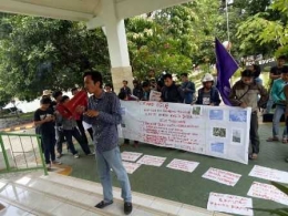 LSM Gabungan HPMM dan Walhi Sulsel Lakukan Aksi Demonstrasi (dokumen P3E Suma)