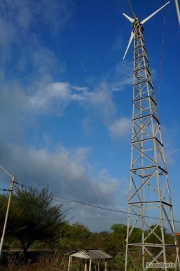 Kincir Angin mengubah angin menjadi energi listrik (Dokumentasi Pribadi)