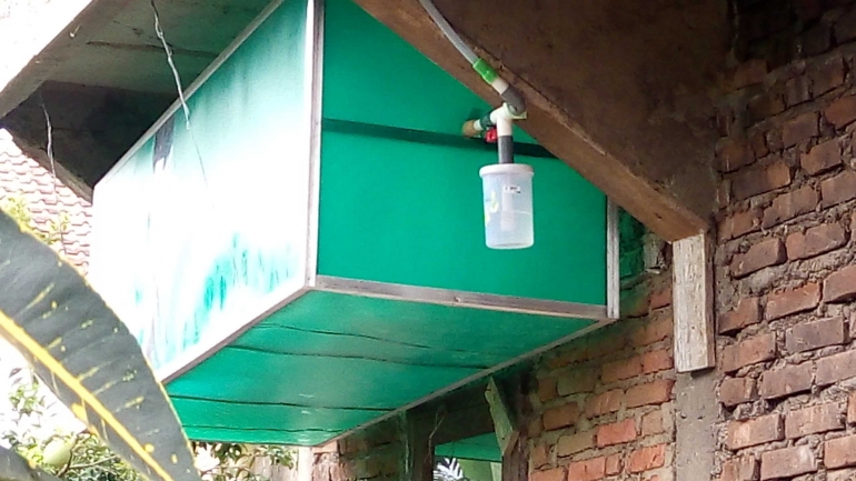 Box tempat menampung biogas dengan indikator gelembung (dok.pribadi)