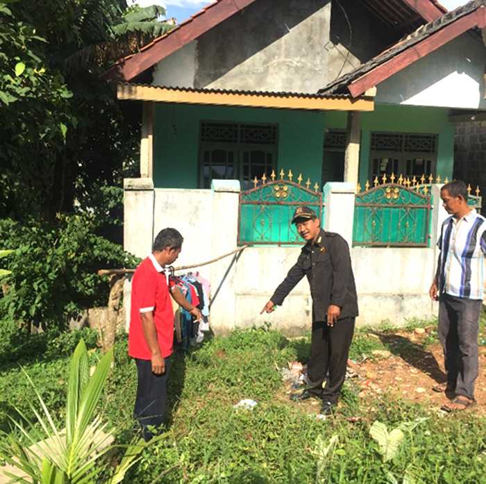Penentuan lokasi pengeboran air tanah sekaligus lokasi pemasangan Solar Water Pump di Desa Margasari, Curug, Kab Tangerang. (Foto: ITI)