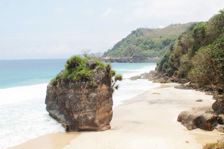 Pantai Lumbung, Tulungagung, Jawa Timur