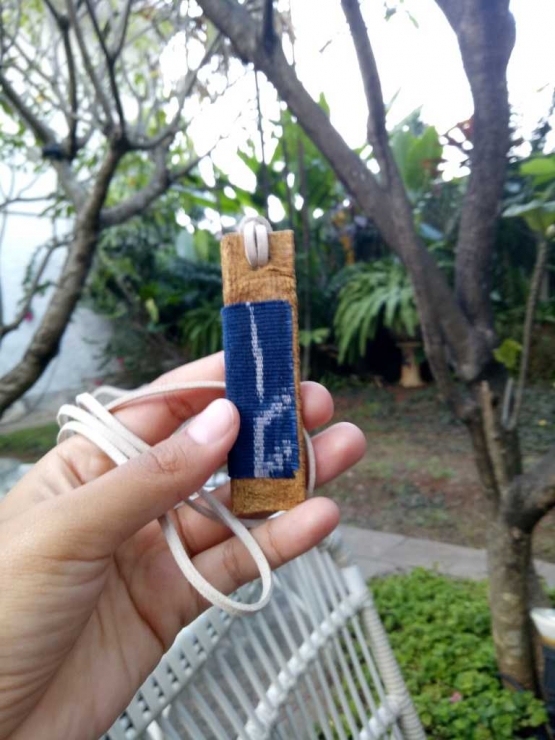 kerajinan kulit kayu yang dikreasikan menjadi aksesoris oleh Cinta Bumi Artisans (Dok.Pribadi)