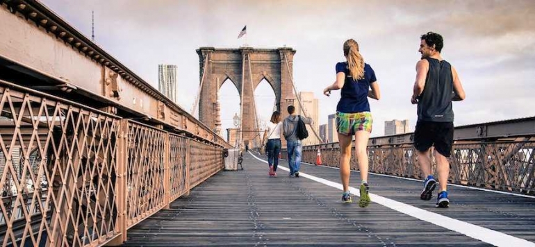 Jogging bersama mengitari kota dapat dilakukan apabila kondisi kendaraan tidak ramai (doktersehat.com)