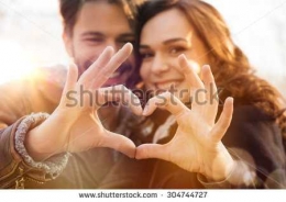 https://www.shutterstock.com/image-photo/closeup-couple-making-heart-shape-hands-304744727?irgwc=1&utm_medium=Affiliate&utm_campaign=Hans Braxmeier und Simon Steinberger GbR&utm_source=44814&utm_term=