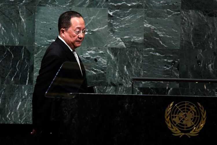 Menteri Luar Negeri Korea Utara Ri Yong Ho berbicara di muka Majelis Umum Perserikatan Bangsa-bangsa (PBB) di markas besar PBB di New York, 23 September 2017. 