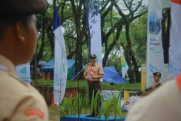 Syamsudin (Wakil Bupati Banjarnegara) saat membuka Perkemahan Bakti SAKA Kalptaru Banjarnegara (Dok. Humas Kwarcab Banjarnegara)