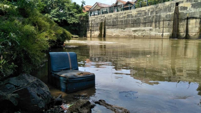 Singgasana yang terbuang