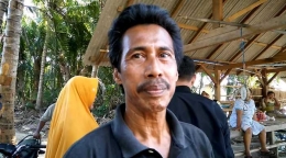 Wahid, nelayan dari Desa Dekatagung, Kecamatan Sangkapura. (Foto: Gapey Sandy)