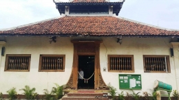 Masjid Angke yang pemugarannya dilakukan oleh Lingkar Warisan Kotatua Jakarta. (Foto: Lingwa)